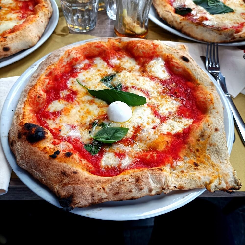 Foto 2 di Pizzeria Trattoria Piazzetta Sant’anna - Napoli