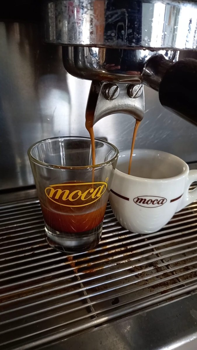 Foto 2 di Bar Pizzeria Degli Amici - Crotone