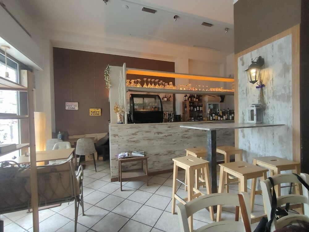 Foto 4 di Aperivino Bar Enoteca - Brescia