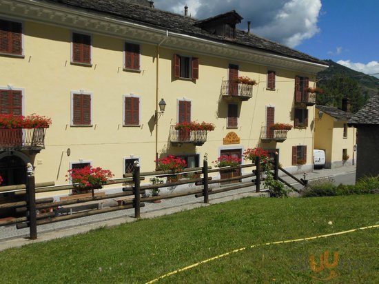 Hotel Col Du Mont, Aosta