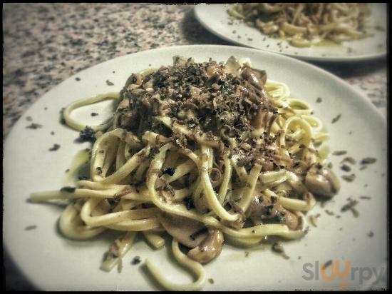 Fettuccine ai funghi porcini e grattugiata di tartufo fresco