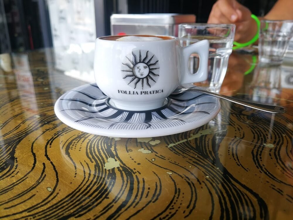 Foto 2 di Follia Pratica - Alba Adriatica