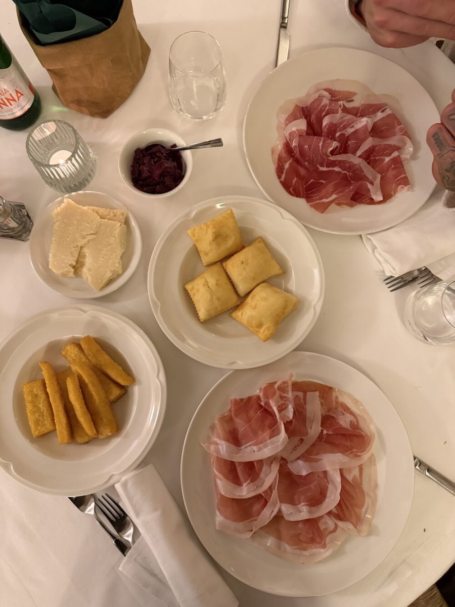 Foto 2 di Trattoria Ai Due Platani - Parma