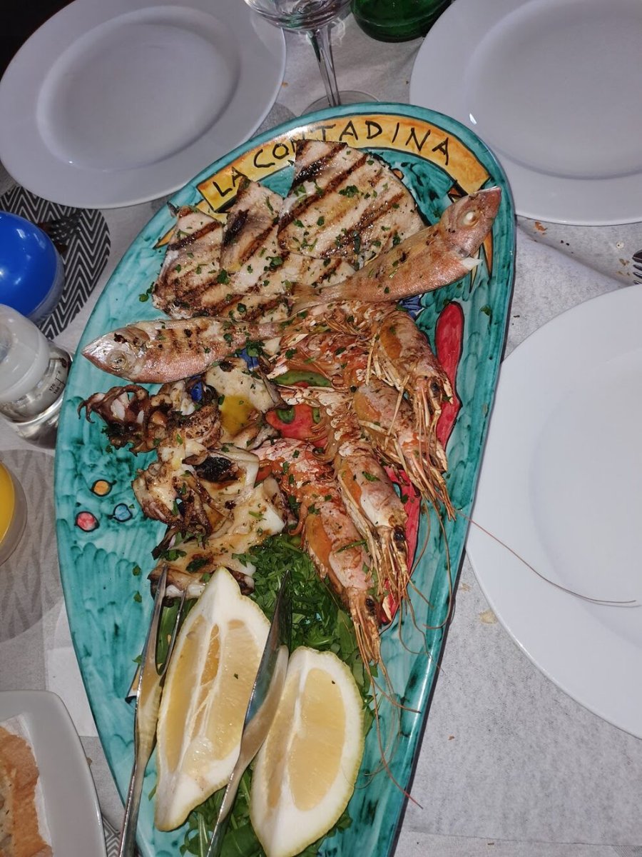 Foto 2 di Mascalzone Latino - Pontecagnano Faiano