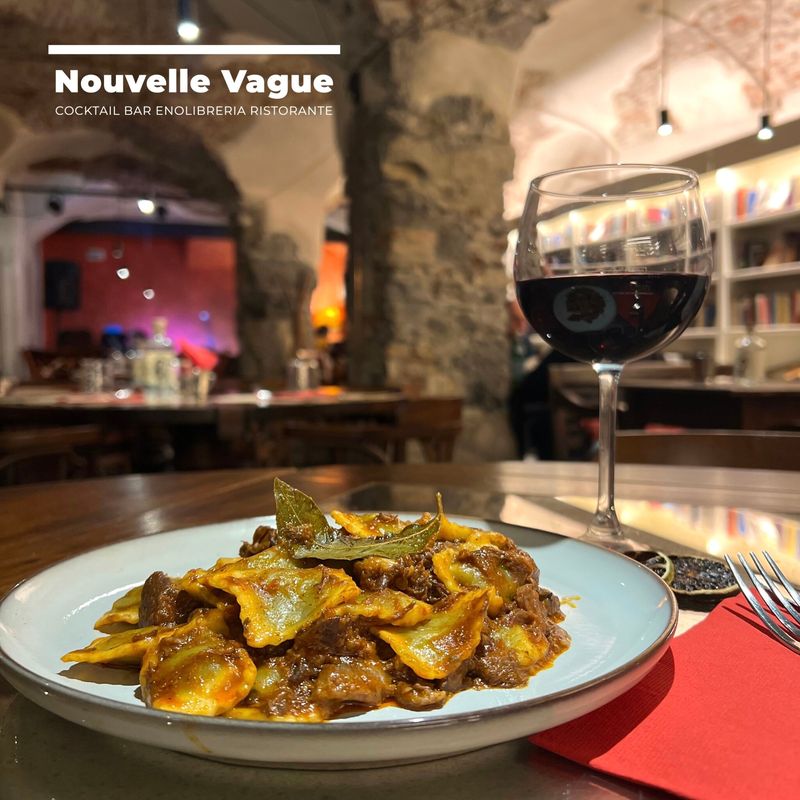 Nouvelle Vague Ristorante Caffè Eno-libreria