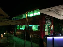 London Bus Pub, Scalea