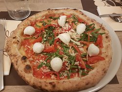 Gusto Pizzeria Trattoria, Napoli