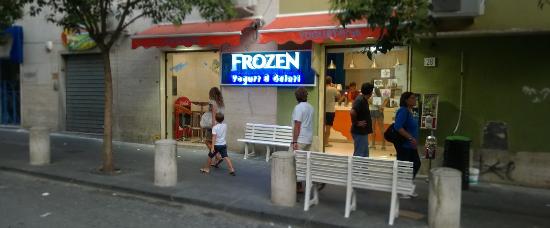 Frozen Yogurteria, Napoli