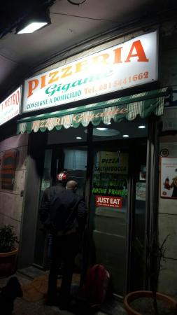 Pizzeria Gigante, Napoli