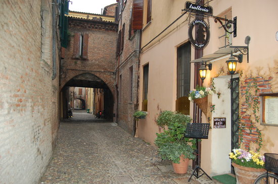 Il Mandolino, Ferrara