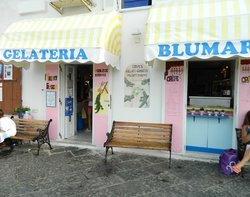 Blumarine, Ponza