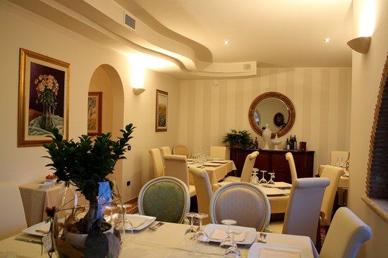 Chiacchiere - Wine & Restaurant, Artena