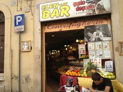 Elen Bar, Roma