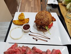 Opera Cafe & Lounge
