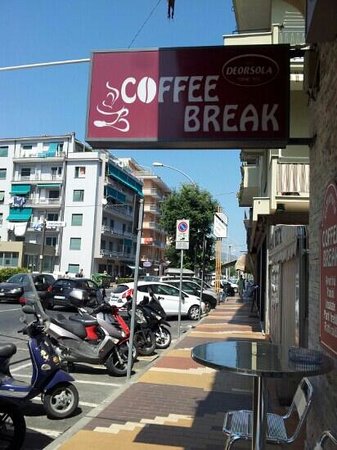 Coffee Break, Loano