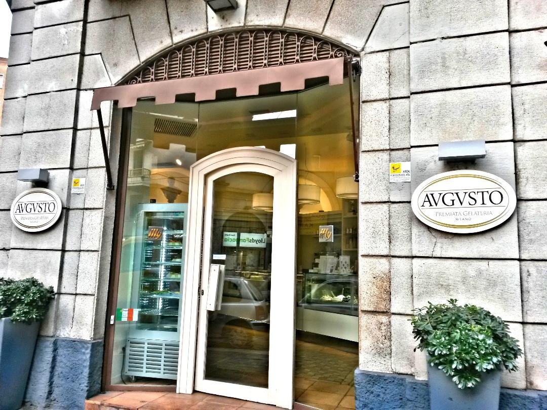 Augusto Cafe, Milano