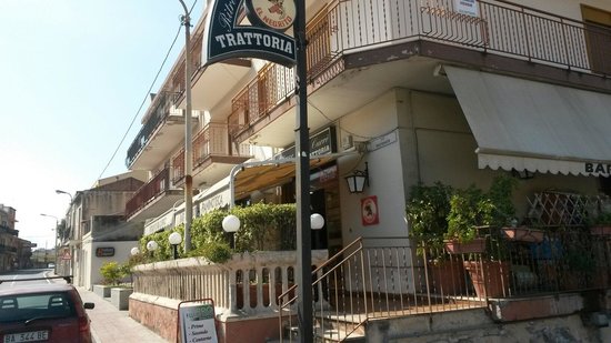 Bar Trattoria Ritrovo F.lli Currò Sas Di Currò Alessandro & C., San Filippo del Mela