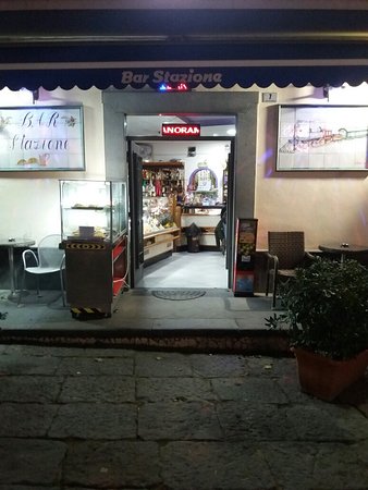 Bar Stazione, Portici