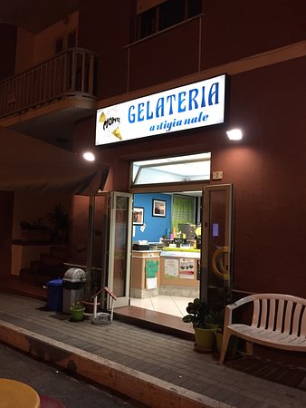 Gelateria Monte Bianco, Scarlino