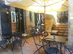 Kundera Caffè Bistrot