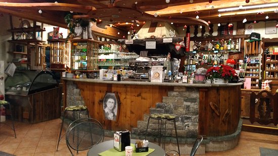 Lord Byron Cafe, Pre-Saint-Didier