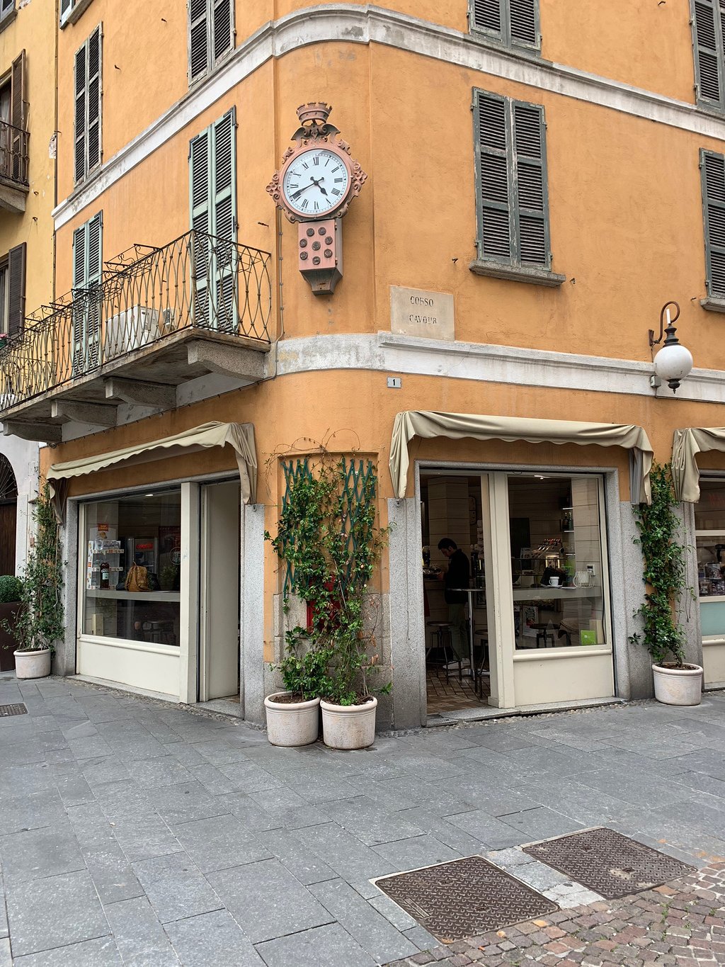 L'angolo Delle Ore Cafe, Novara