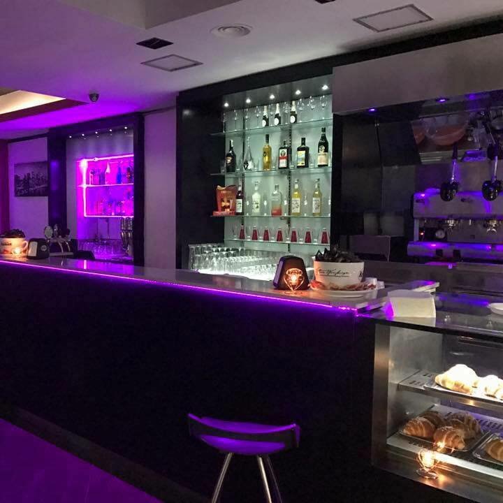 Alejandro's Lounge Bar, Pozzuoli