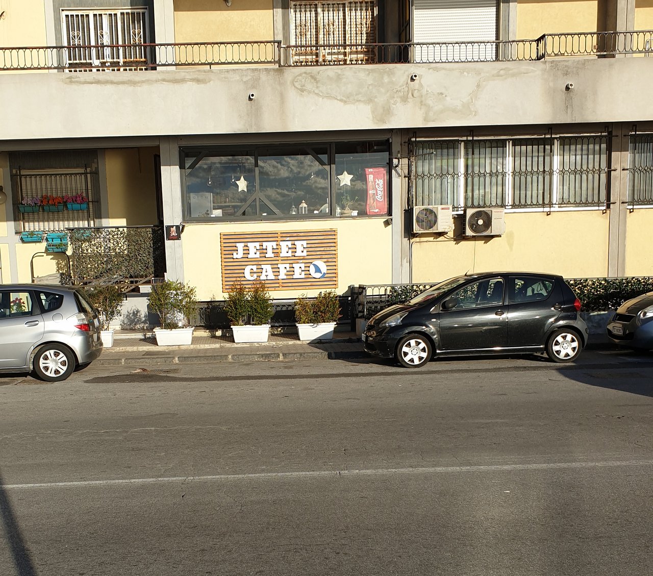 Jetée Café, Messina