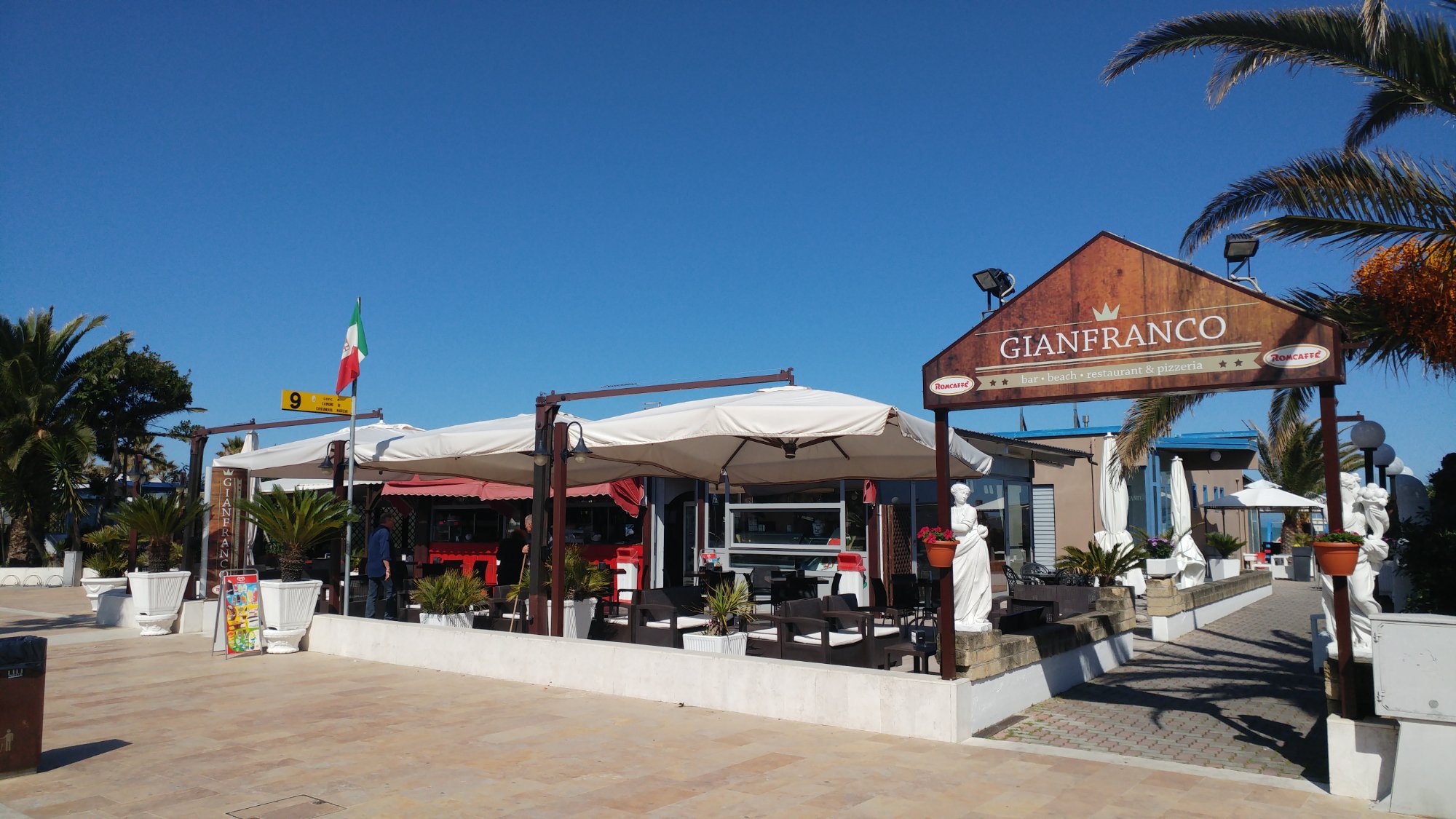 Chalet Gianfranco. Beach & Cocktail Bar, Civitanova Marche