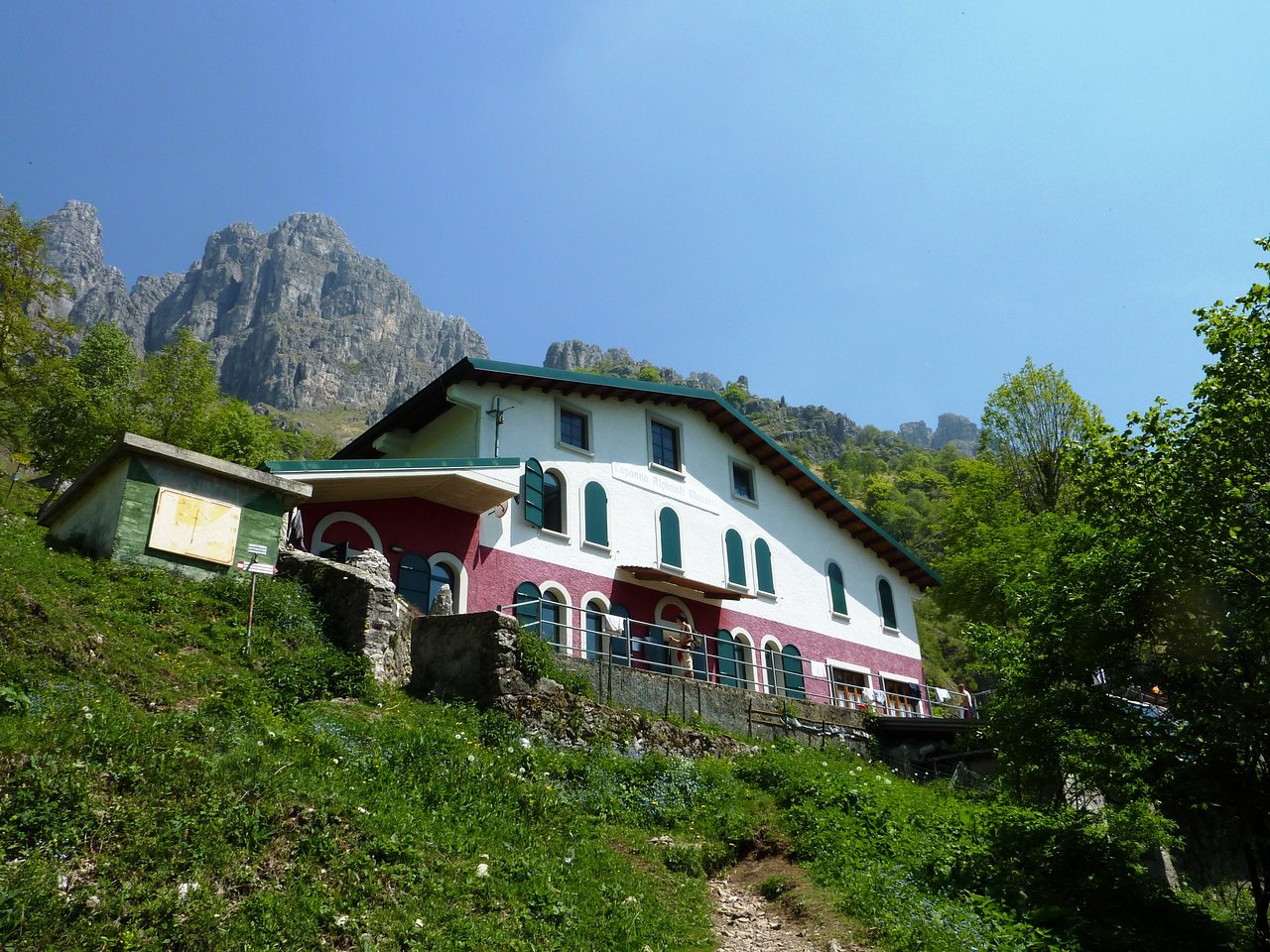 Capanna Alpinisti Monzesi, Lecco