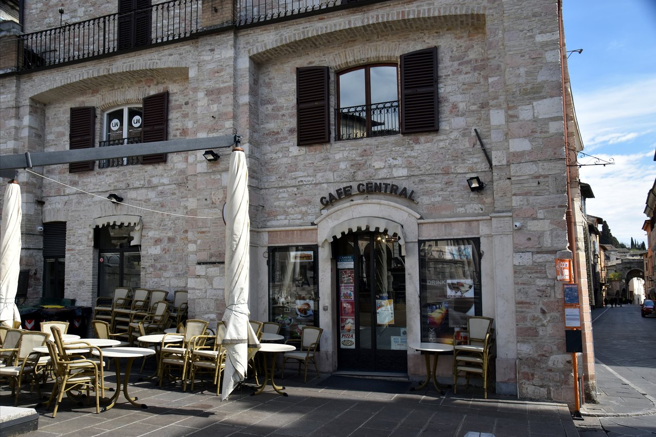 Cafe' Central, Assisi