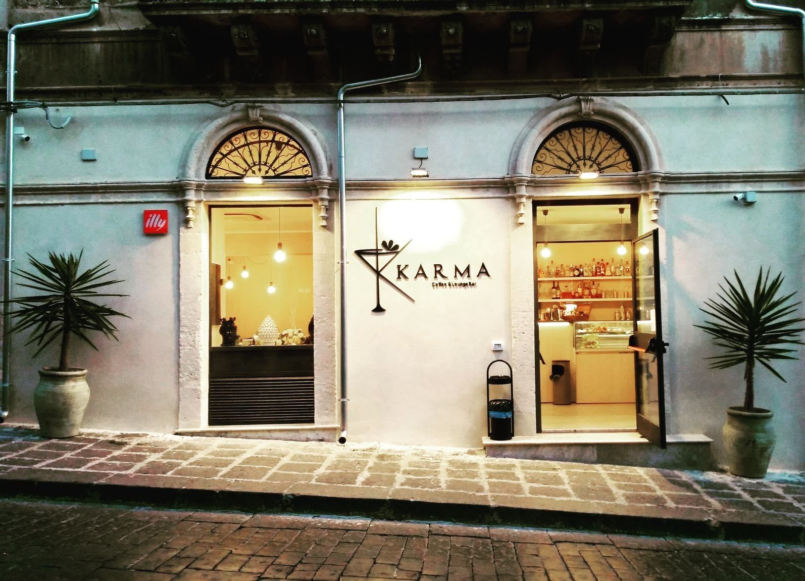 Karma Coffee & Lounge Bar - Noto, Noto