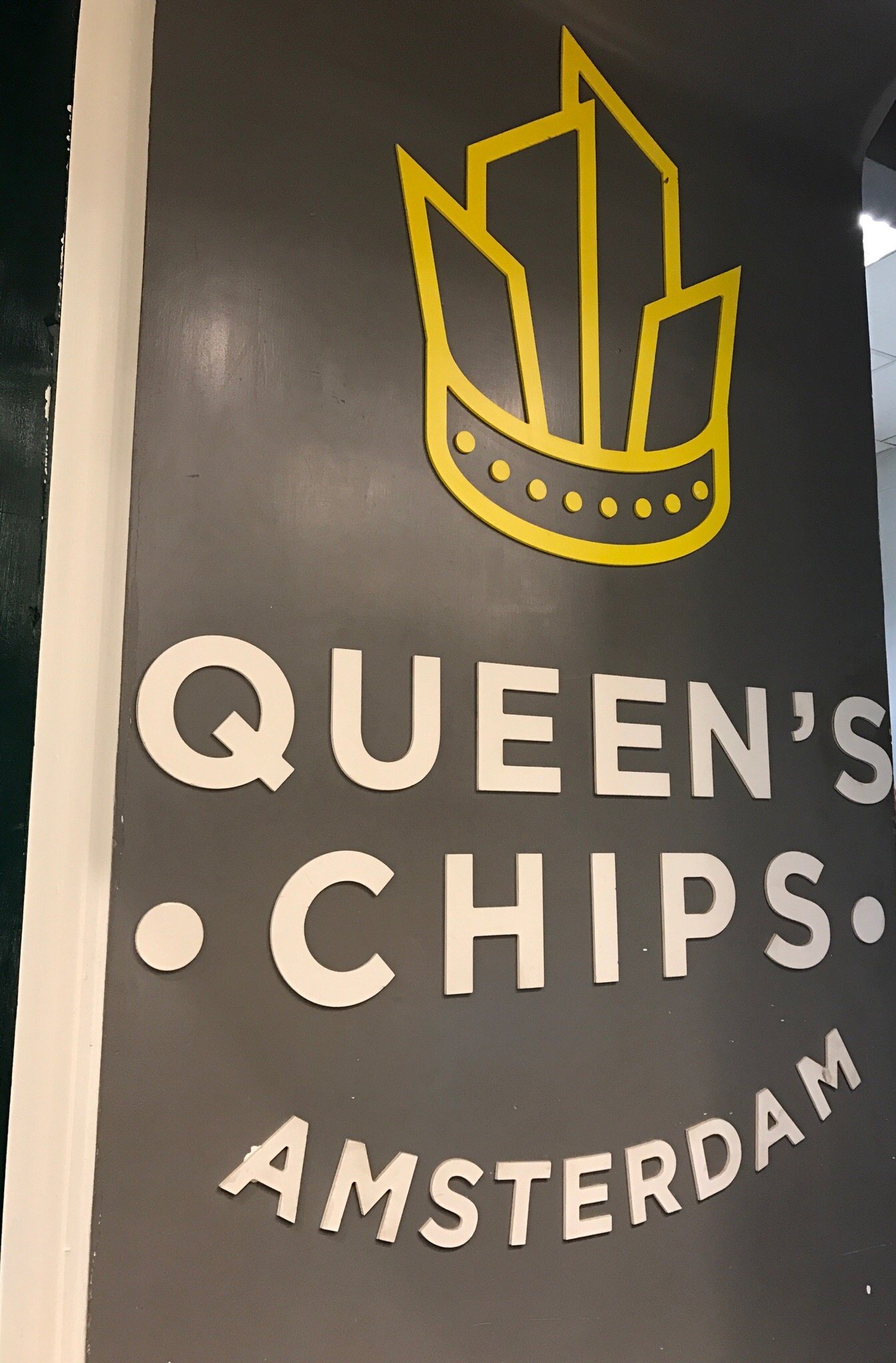 Queen's Chips, Portici
