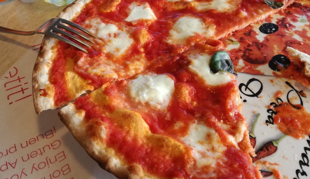 Schiaccia Pizza Di Boretti Monica, Gragnano
