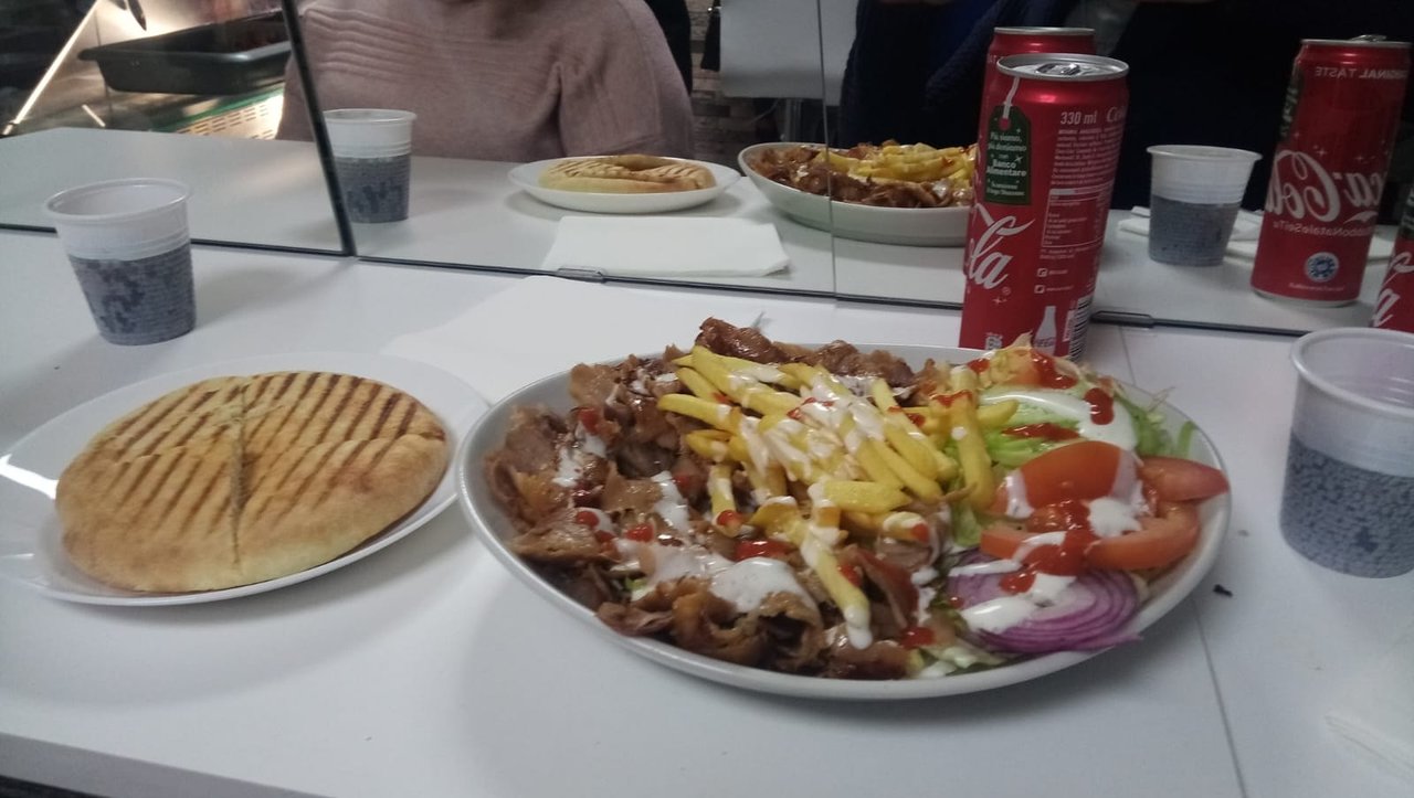 Royal Kebab & Pizza, Trecate