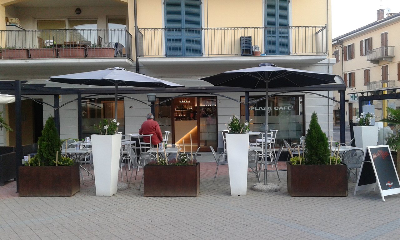 Cafe Plaza, Caraglio