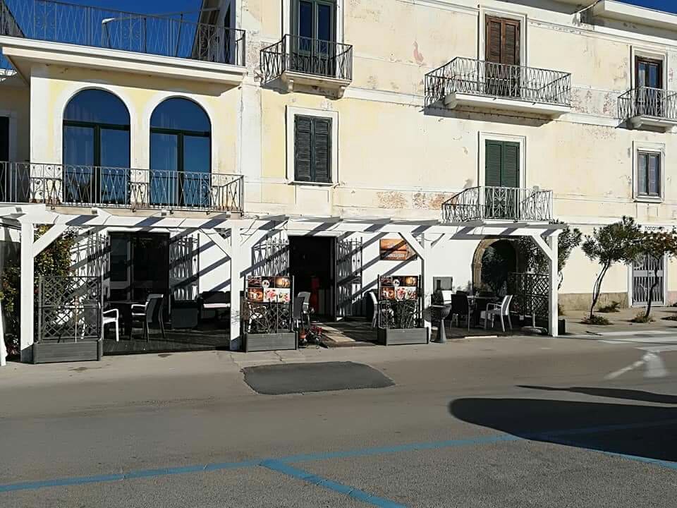 Monique Bar, Marina di Casal Velino