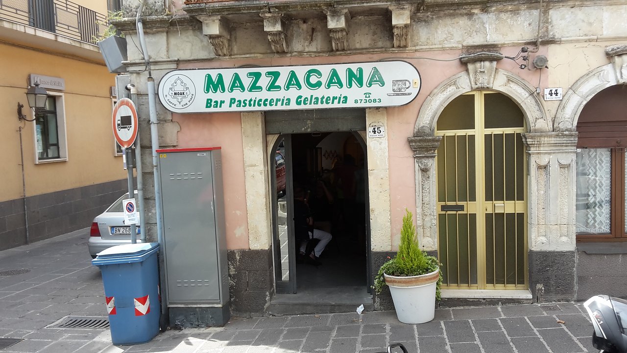 Bar Mazzacana, Buccheri