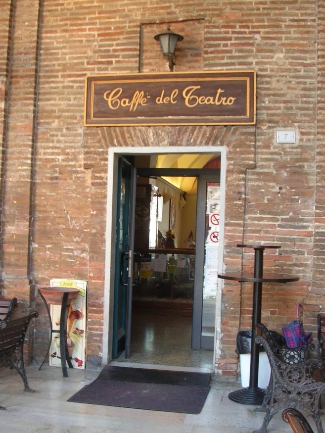 Caffe Del Teatro, Ostra