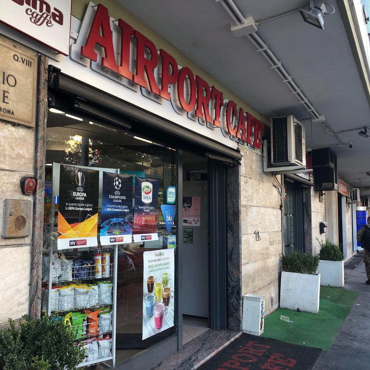 Airport Café, Roma