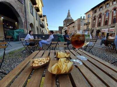 Revenge Food&drinks, Pavia