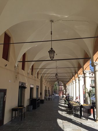 Bar Ariosto, Ferrara