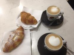Caffe La Castellana Snc, Paese