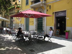 Caffe Perassurdo, Pisa