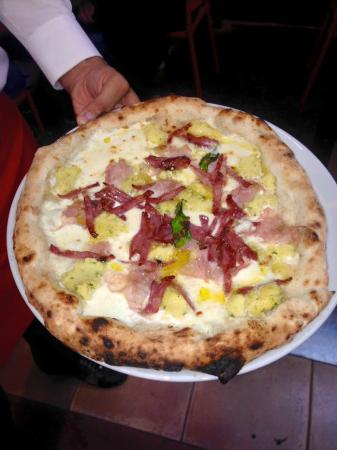 Pizzeria Roberto Salvo, Napoli