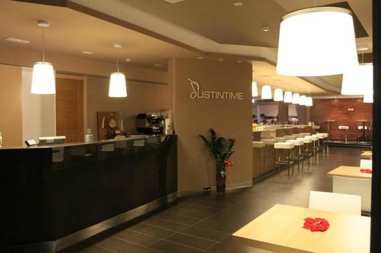 Justintime Art Club & Restaurant, Qualiano