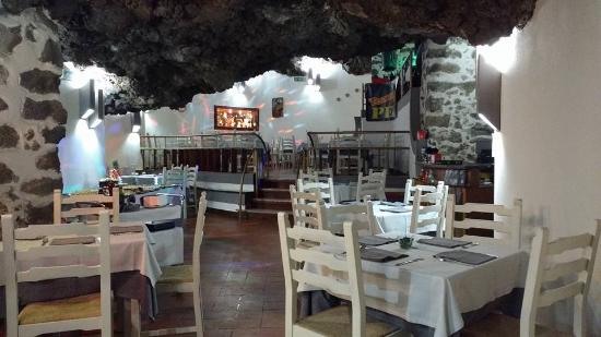 Le Grotte, Biancavilla