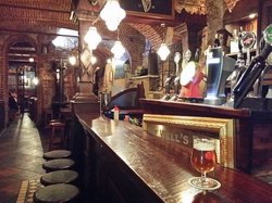 The Well's Pub, Carru