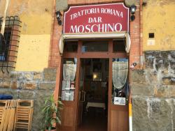 Dar Moschino, Roma