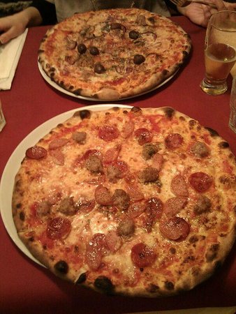Pizzeria Al Ghiottone, Paese